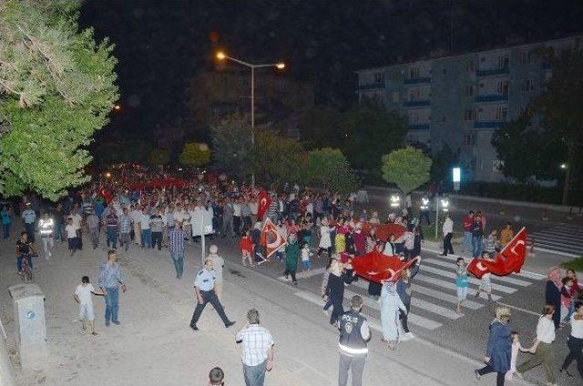 Darende&rsquo;de Şehide Saygı Ter&ouml;re Lanet Y&uuml;r&uuml;y&uuml;ş&uuml; Yapıldı 1