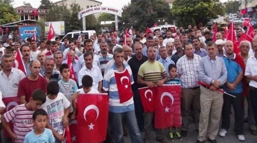 Ak&ccedil;adağ Ter&ouml;r&uuml; Lanetlemek İ&ccedil;in Y&uuml;r&uuml;d&uuml;