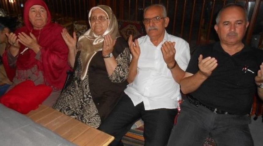 Şairler Bu Defa Şehitler Ve Gaziler İ&ccedil;in Okudular