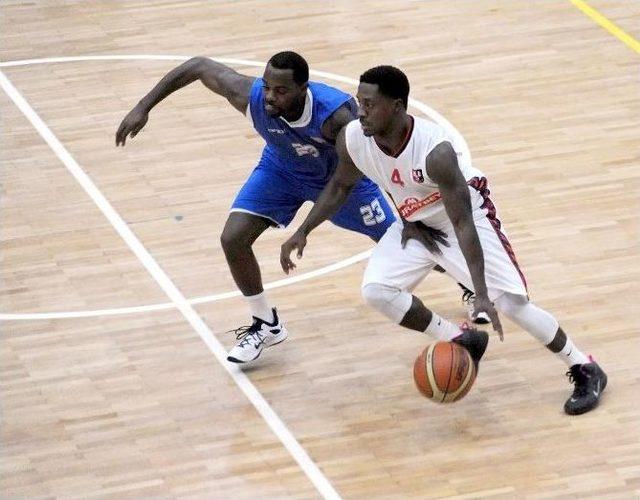 Uşak&rsquo;ta D&uuml;zenlenen Kurtuluş Kupası Sona Erdi 1