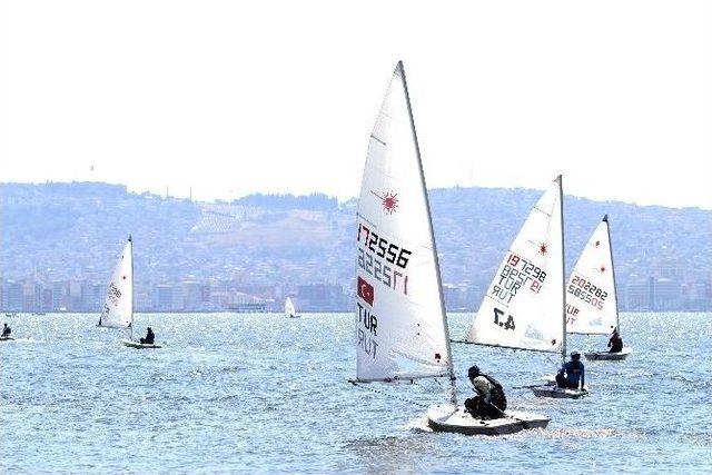 Karşıyaka&rsquo;dan Barışa &lsquo;yelken&rsquo; A&ccedil;tılar 1