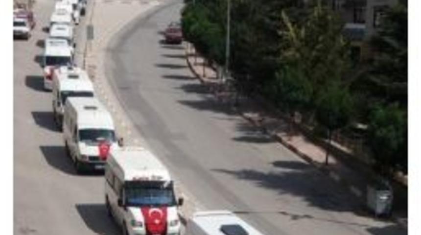 Tokat&rsquo;ta Servis Şof&ouml;rlerinden Ter&ouml;re Tepki Konvoyu