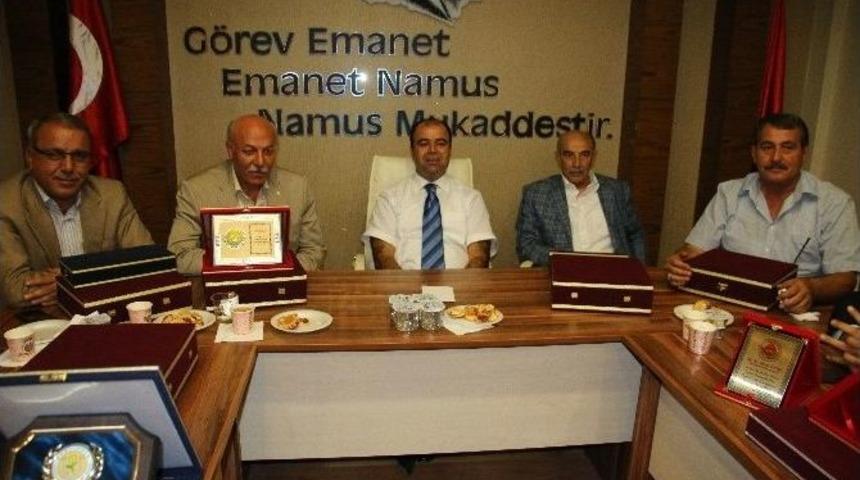 Başkan &Ccedil;ift&ccedil;i&rsquo;den Belediye &Ccedil;alışanlarına Jest