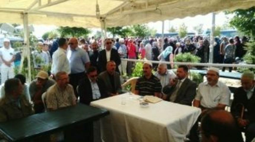 Başkan &Ccedil;etin Şehit Ailesini Yalnız Bırakmadı