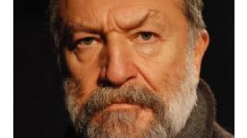 Altın Koza&rsquo;da &lsquo;saygı Duruşlu&rsquo; G&ouml;sterim &Ouml;nerisi