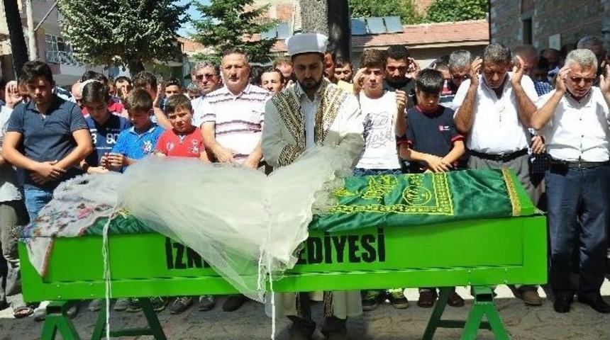 Beyza Gelinliği İle Uğurlandı