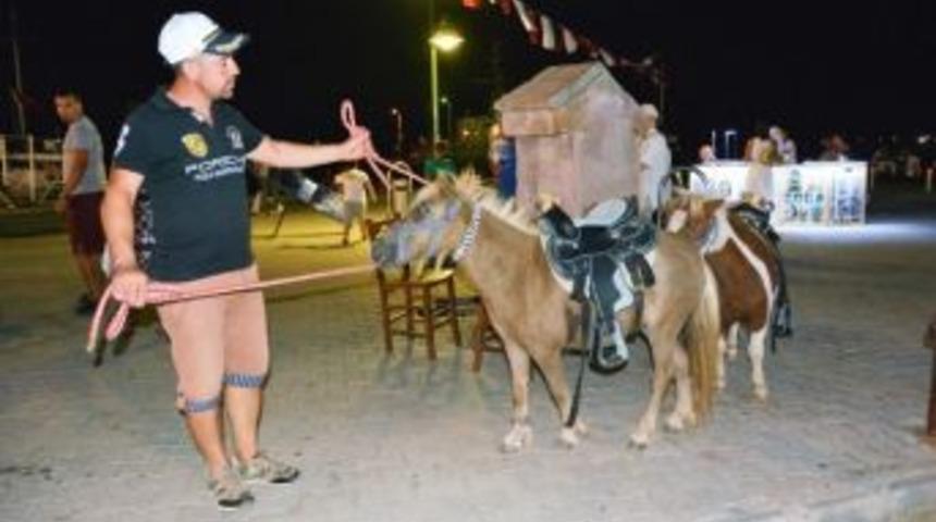 “pony” Atları İle Cunda Turunun Dakikası 1 Lira