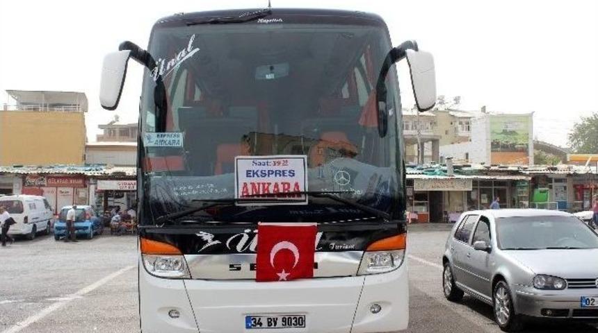 Şehirlerarası Otob&uuml;sler T&uuml;rk Bayrakları İle S&uuml;slendi