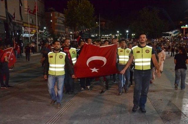 Şehitlere Saygı Konvoyu Düzenlendi