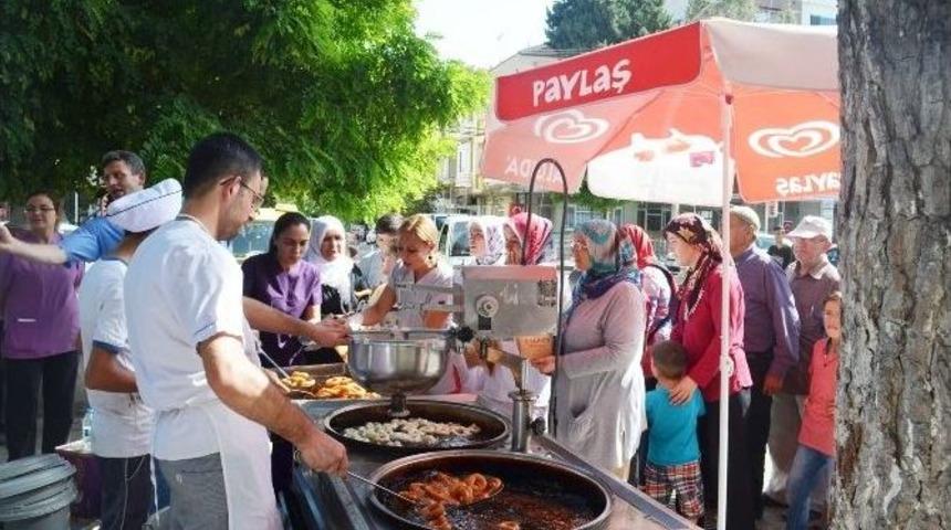 Hastane Personeli Şehitlerimizi Unutmadı