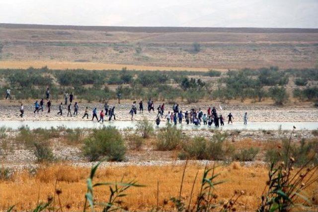 Silopi’De Sınırı Yüzerek Geçen Şoförlere Ateş Açtı: 4 Yaralı