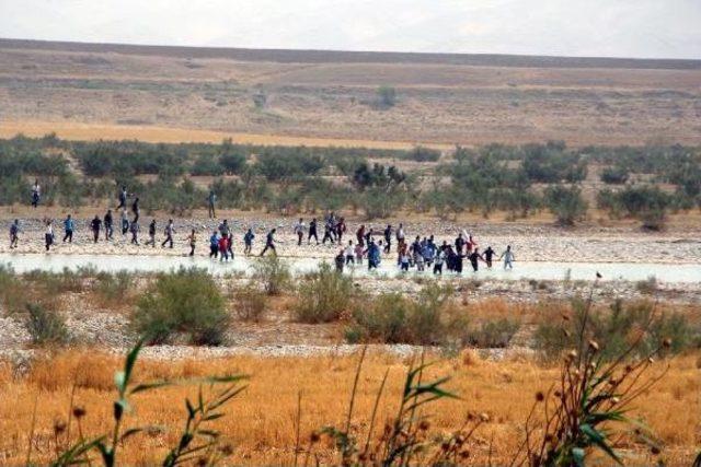 Silopi’De Sınırı Yüzerek Geçen Şoförlere Ateş Açtı: 4 Yaralı