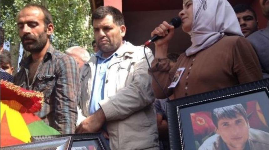 Hdp Milletvekili, 1 Polisi Şehit Eden Ter&ouml;ristin Cenazesine Katıldı