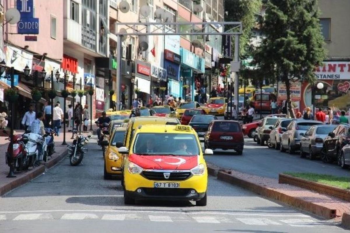 Taksici Ve Minib&uuml;s&ccedil;&uuml;lerden Ter&ouml;re Tepki Konvoyu