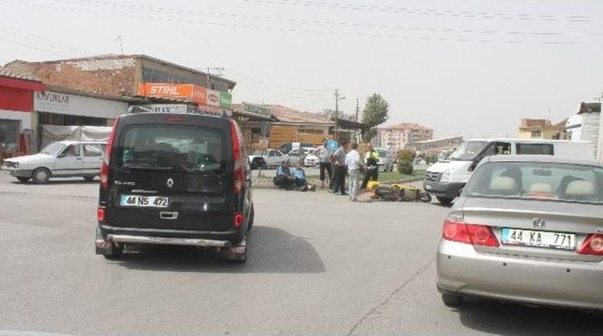 Malatya&rsquo;da Postacı Kaza Yaptı