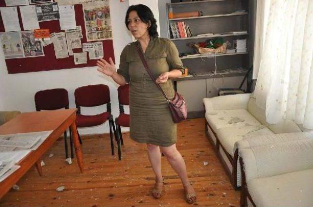 Zarar G&ouml;ren Hdp Binası Gazetecilere G&ouml;sterildi 1