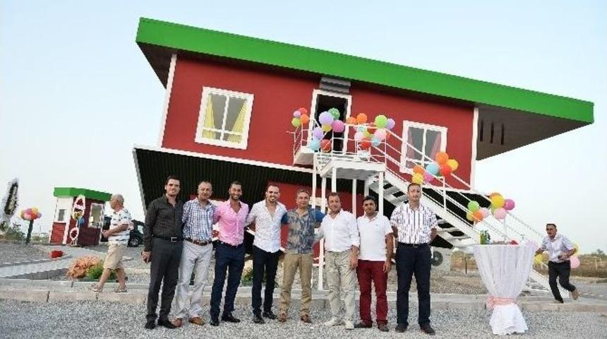 T&uuml;rkiye&rsquo;nin İlk Ters Evi Ziyarete A&ccedil;ıldı