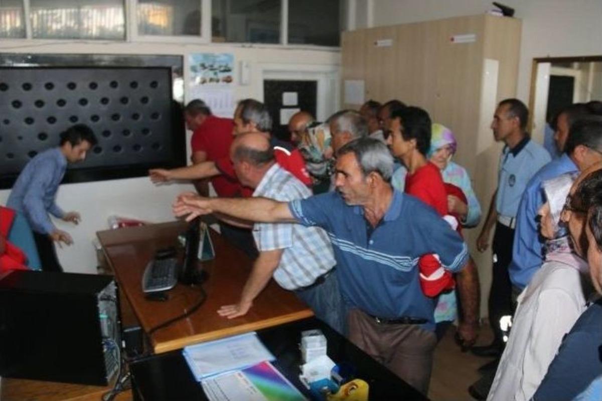 Bayrak Almaya Akın Ettiler