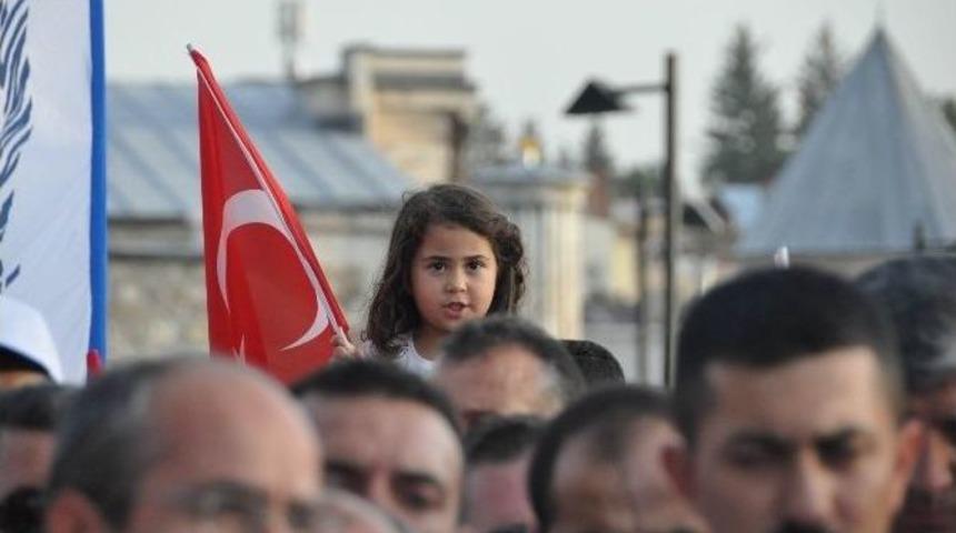 Sivas&rsquo;ta Kamu-sen &Uuml;yeleri Ter&ouml;re Tepki G&ouml;sterdi