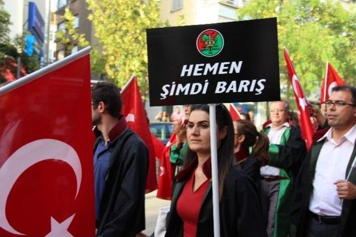 C&uuml;bbelerini Giyip Ter&ouml;r&uuml; Lanetlediler