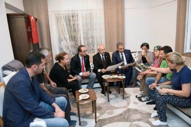 Kılıçdaroğlu ndan Şehit Polis Fehmi Şahin in Ailesine Taziye Ziyareti 3