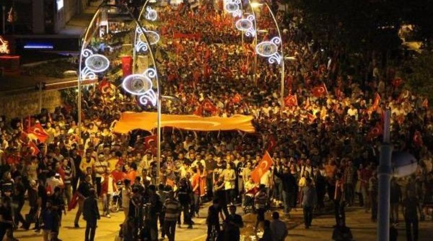 Bolu'da 10 Bin Kişilik Ter&ouml;r Protestosu