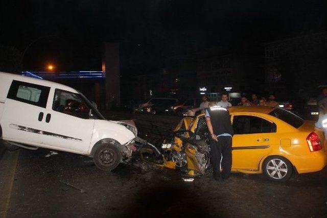 Başkent’te İki Ayrı Kazada 7 Kişi Yaralandı