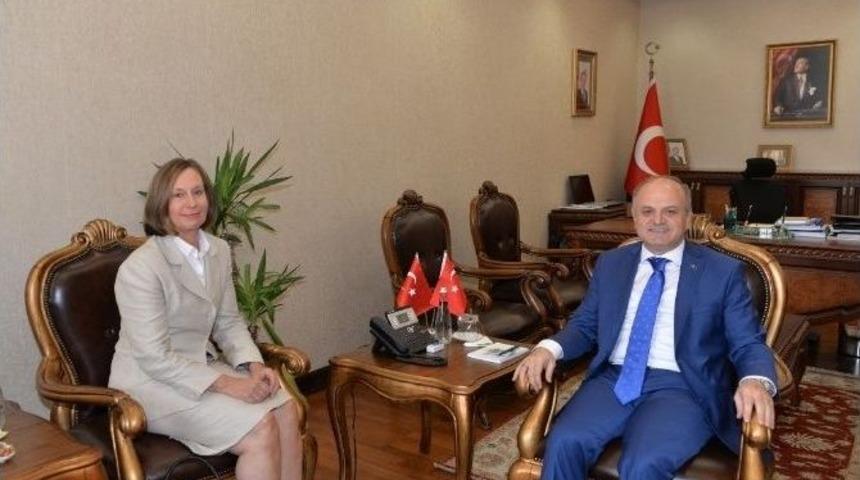&Ccedil;akacak: &ldquo;d&uuml;nya, Suriyeli Sığınmacılar Konusuna Daha Fazla Hassasiyet G&ouml;stermeli&rdquo;