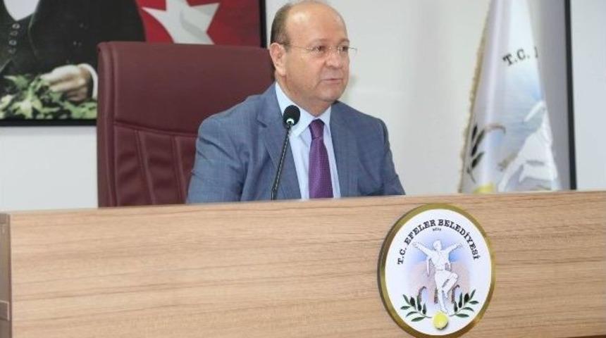 Efeler Belediyesi T&uuml;rk Bayrağı Dağıtacak