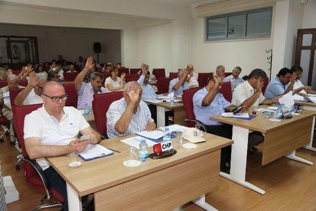 Efeler Belediyesi T&uuml;rk Bayrağı Dağıtacak 2