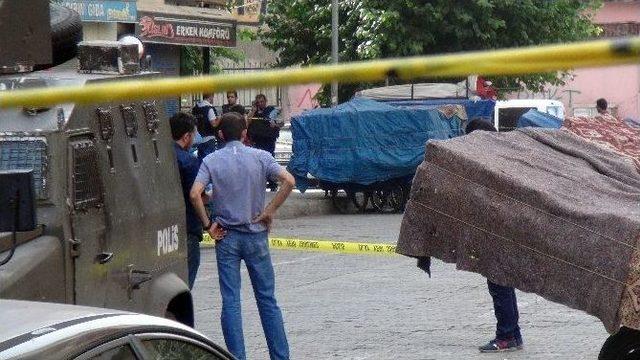 Diyarbakır’da Polise Saldırı: 1 Vatandaş Öldü, 3 Polis Yaralandı