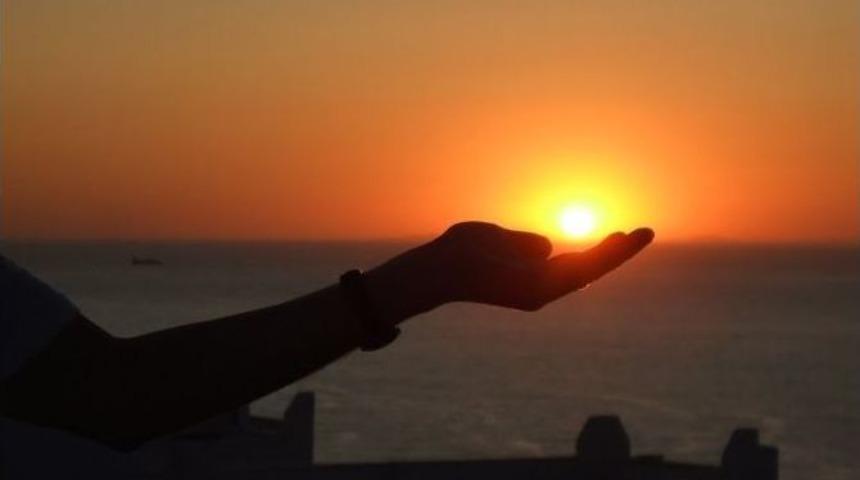 &rsquo;selfie&rsquo;den Sonra Yeni Moda: "elimdeymiş Gibi &Ccedil;ek"