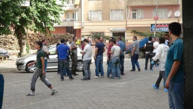 Diyarbakır'da Pkk'lılar Çorbacıyı Taradı: 3'ü Polis 4 Yaralı  (2)