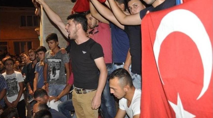 İneg&ouml;ll&uuml;ler Ter&ouml;re Karşı Omuz Omuza