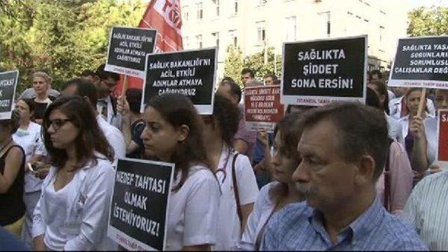 Doktorlar Şiddete Tepki Için Iş Bıraktı