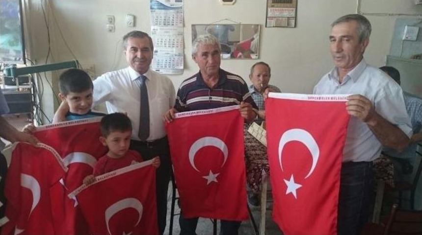 Şehzadeler Bayraklara Donatıldı