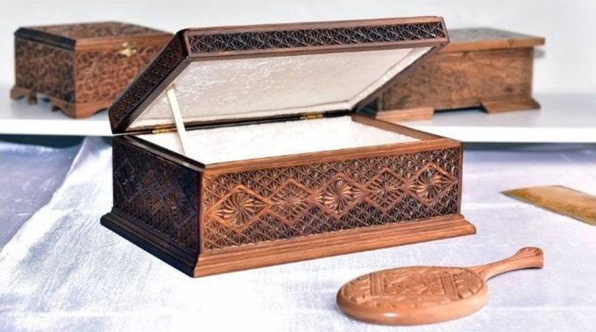 Ahşap, Altın Ellerle Sanata D&ouml;n&uuml;ş&uuml;yor