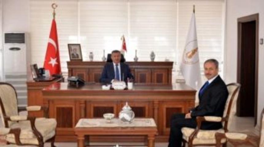 Defterdar &Ouml;mer Faruk &Ouml;nel Yeni G&ouml;revine Başladı