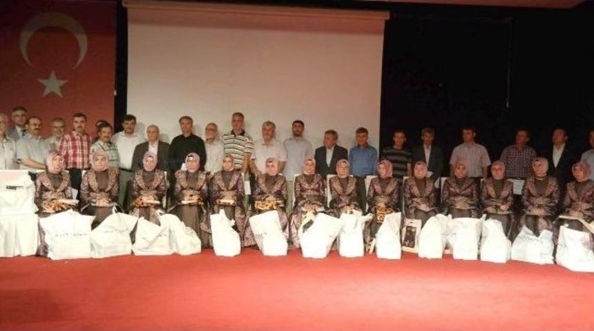 Tavşanlı&rsquo;da 14 Kız &Ouml;ğrenci Hafız Oldu