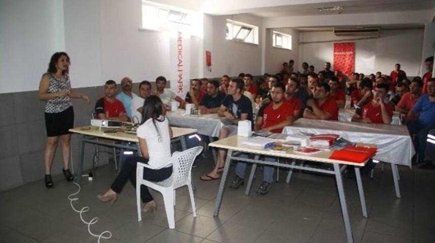 İş&ccedil;iler Bel Ağrısını Uzmanından Dinledi