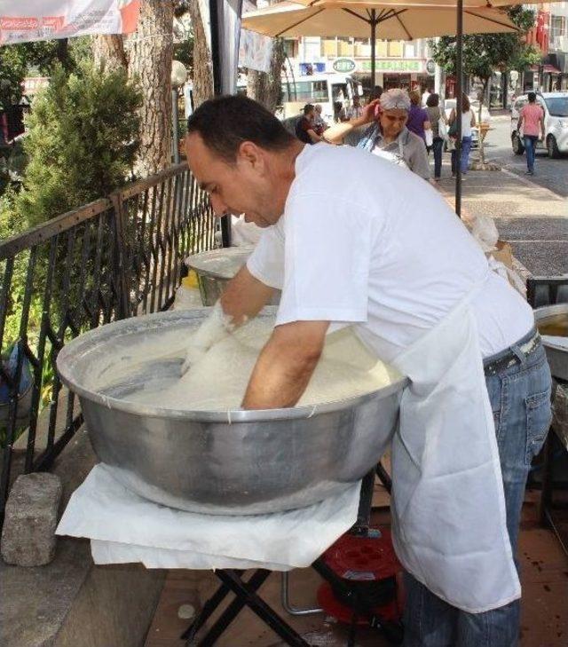 Aydın’da Şehitlerin Ruhuna Lokma Döktürüldü