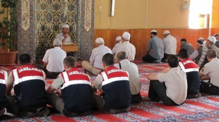 Hisarcık&rsquo;taki Camilerde Cuma Namazı &Ouml;ncesi Şehitler İ&ccedil;in &Ouml;zel Program