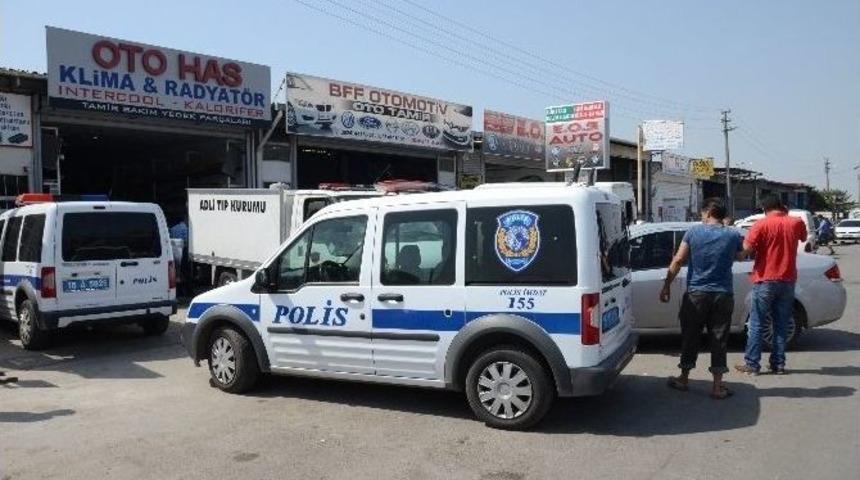 Eski Ortağını G&ouml;ğs&uuml;nden Bı&ccedil;aklayarak &Ouml;ld&uuml;rd&uuml;