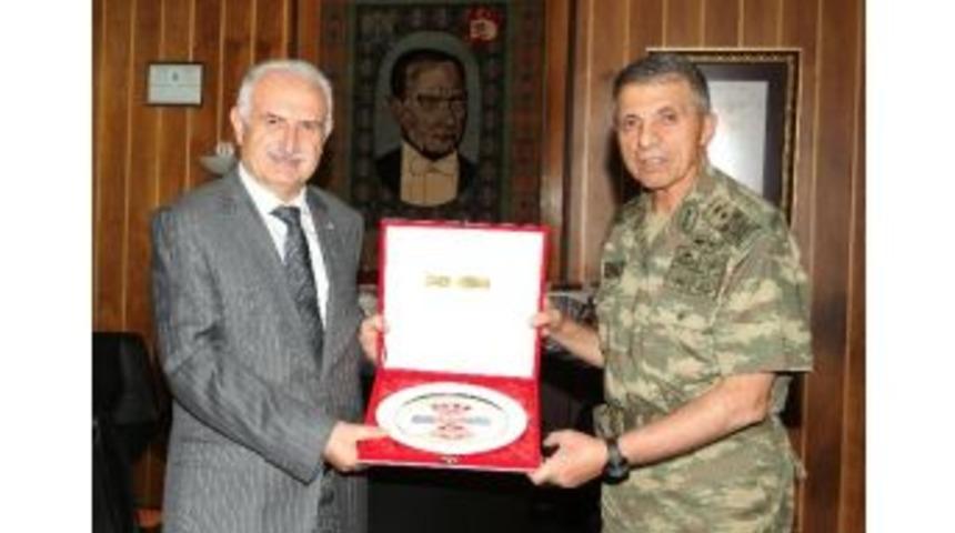 Jandarma Genel Komutanı Orgeneral Galip Mendi, Rekt&ouml;r Ko&ccedil;ak&rsquo;ı Ziyaret Etti