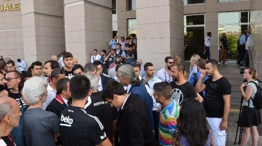 &Ccedil;arşı&rsquo;nın Darbe Davası Ertelendi