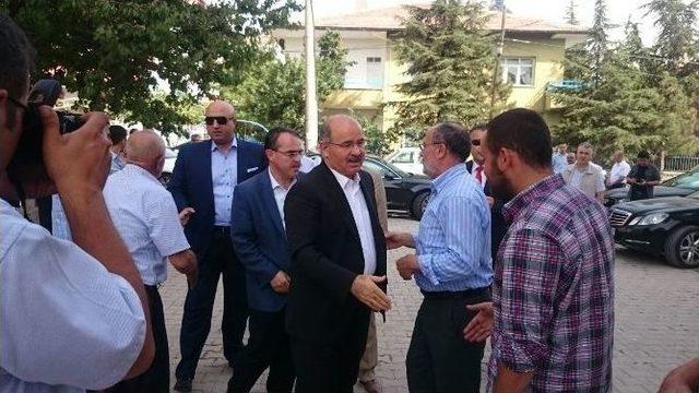 Salih Kapusuz’a Taziye Ziyaretleri Sürüyor