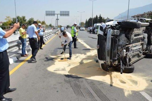 Manisa da Polis Aracı Takla Attı: 2 Yaralı 1