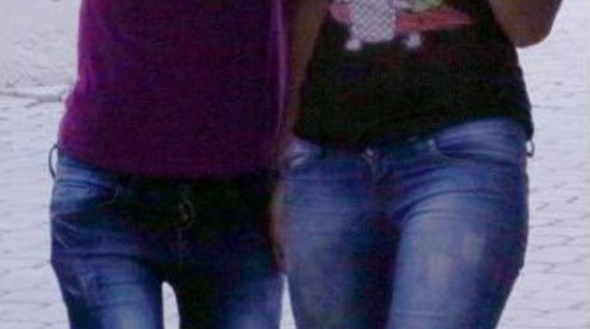 Ev Sahibine Yakalanan Hırsızlık Ş&uuml;phelisi Gen&ccedil; Kızlar Tutuklandı