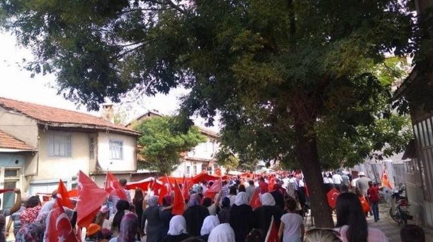 Pazaryeri&rsquo;nde Binlerce Kişiden Ter&ouml;re Lanet Y&uuml;r&uuml;y&uuml;ş&uuml;