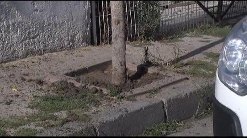 Esenler'de Yeraltı Elektrik Kabloları Yandı